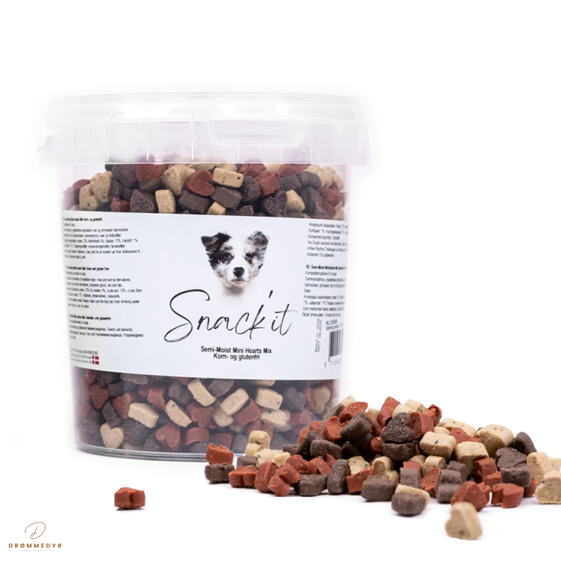 Snack'it Semi-Moist Mini Hearts Mix 500g
