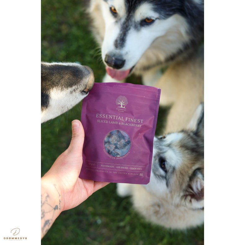 ESSENTIAL FINEST SLICED LAMB &amp; BLACKBERRY