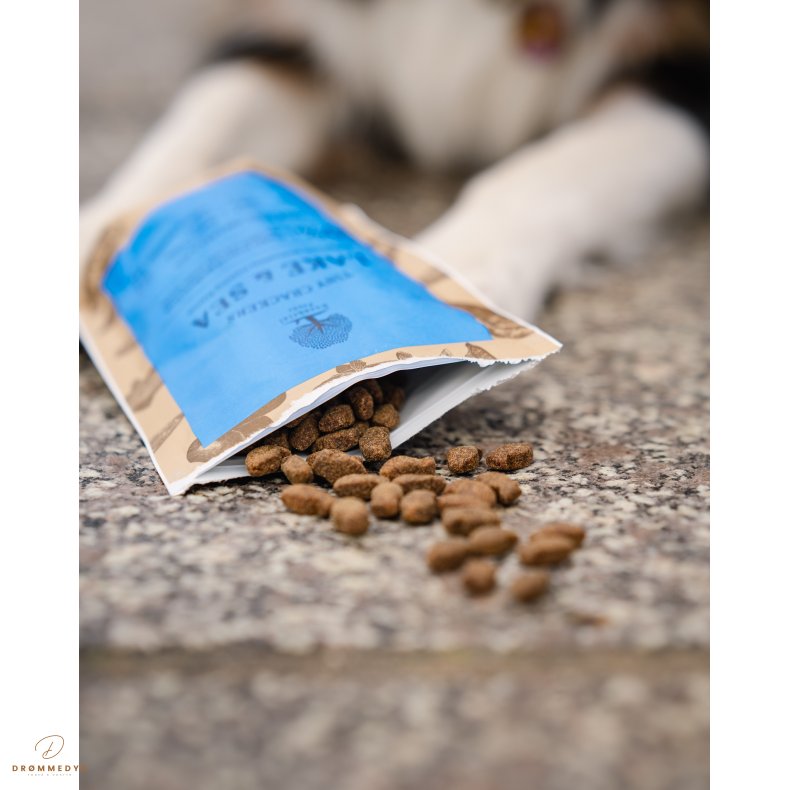 ESSENTIAL LAKE &amp; SEA TINY CRACKERS